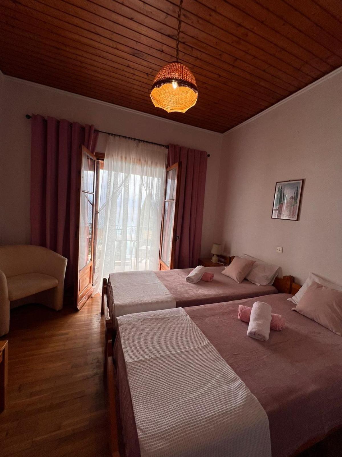 Stefanos Apartments By Sv Alians Agios Gordios  Eksteriør billede